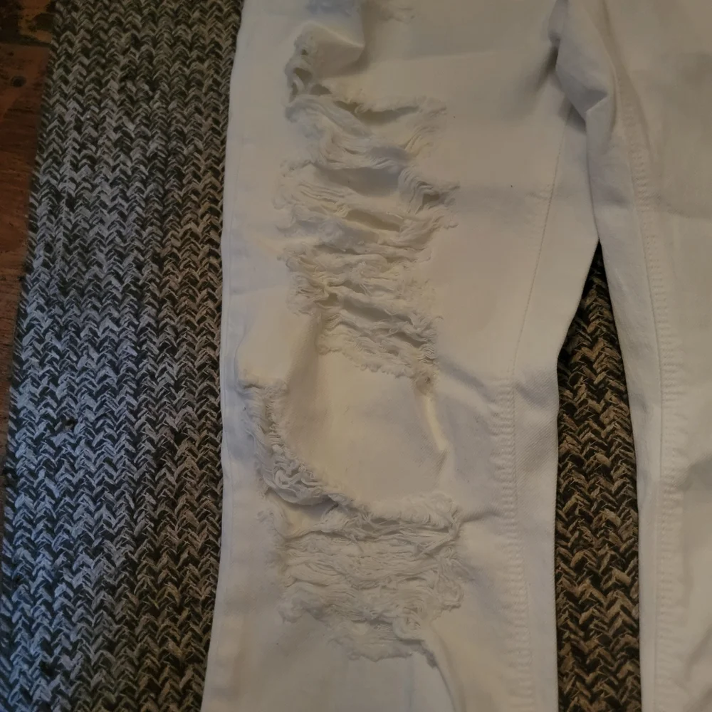 Pistola Remi Destroyed Raw Hem Boyfriend Jean cropped White Destructed Ripped